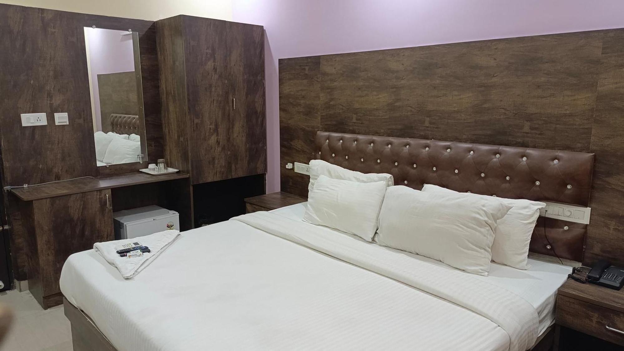 Pph Royal Gs Comforts Opp Mall Of Asia บังกาลอร์ ภายนอก รูปภาพ